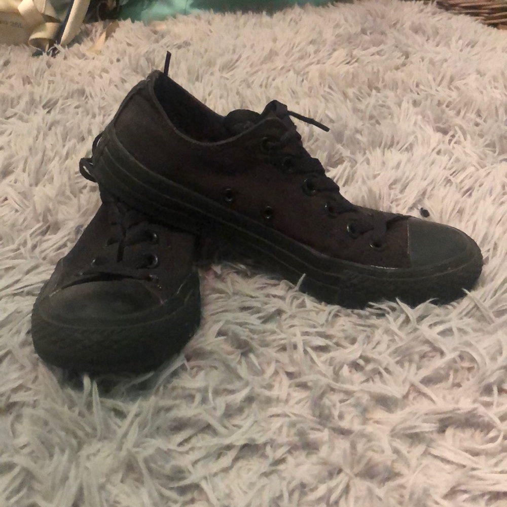 Black converse